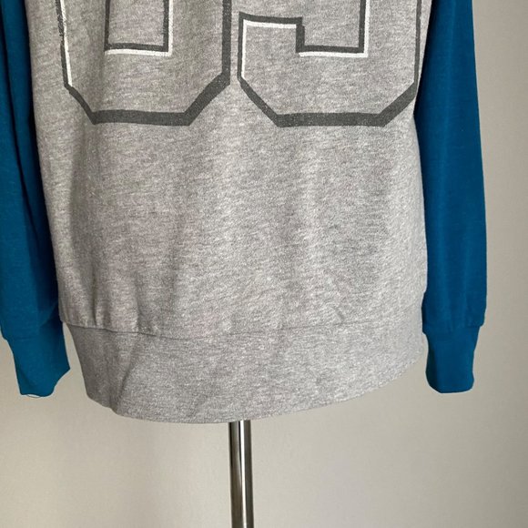 Disnesyland Resort sz M cotton Little Mermaid Long sleeve scoop neck sweat shirt - Picture 6 of 7